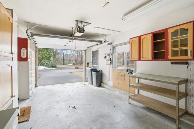 40 Walden Pond Drive, Nashua, NH 03064