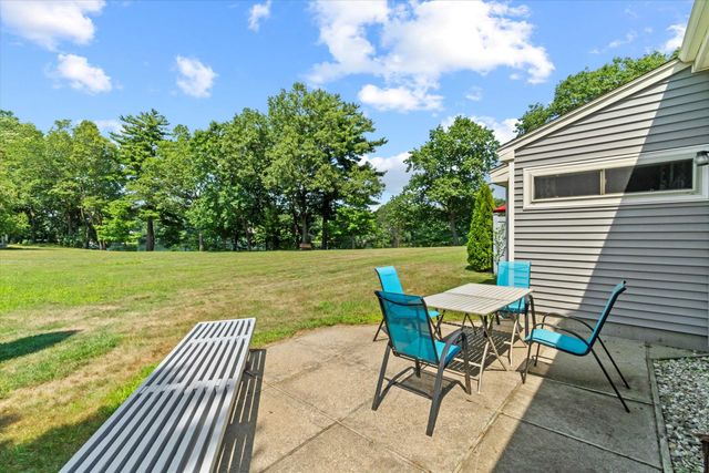 40 Walden Pond Drive, Nashua, NH 03064