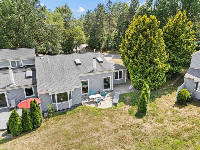 40 Walden Pond Drive, Nashua, NH 03064