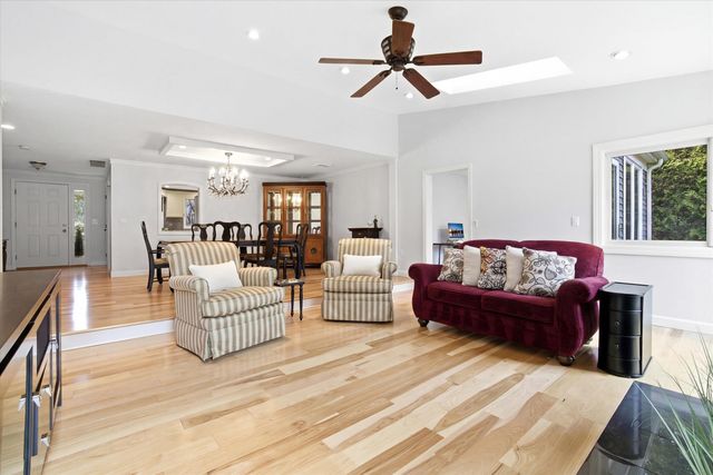 40 Walden Pond Drive, Nashua, NH 03064