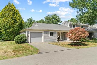 40 Walden Pond Drive, Nashua, NH 03064