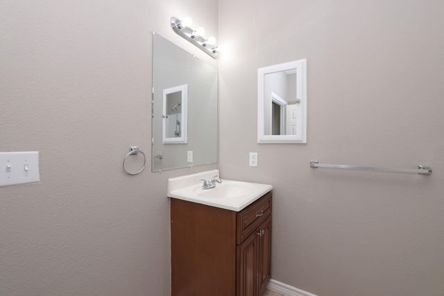 204 S 13th Street, Conroe, TX 77301