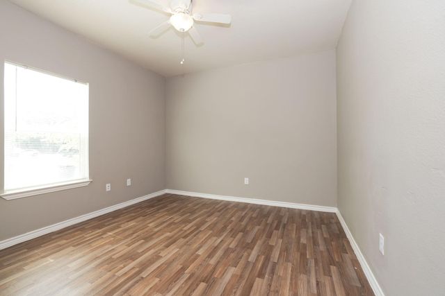 204 S 13th Street, Conroe, TX 77301