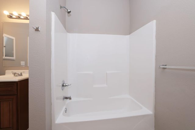 204 S 13th Street, Conroe, TX 77301