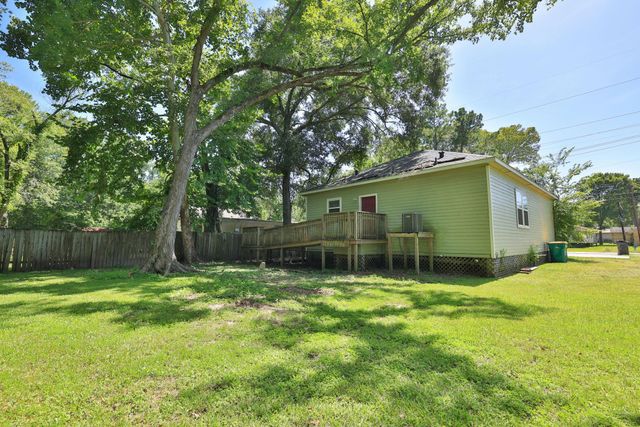 204 S 13th Street, Conroe, TX 77301