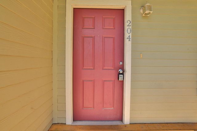 204 S 13th Street, Conroe, TX 77301