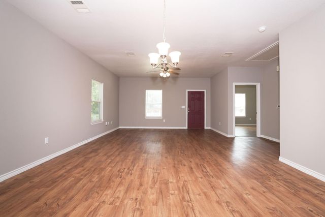 204 S 13th Street, Conroe, TX 77301