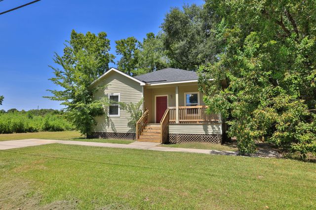 204 S 13th Street, Conroe, TX 77301