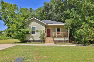 204 S 13th Street, Conroe, TX 77301