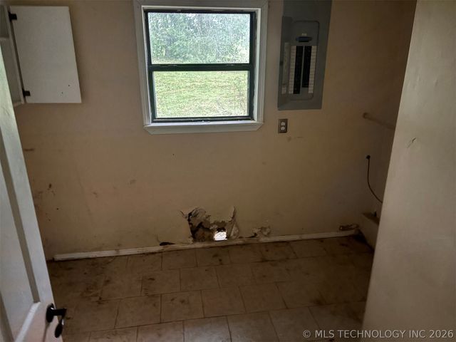 9357 N 547 Road, Hulbert, OK 74441
