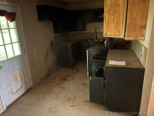 9357 N 547 Road, Hulbert, OK 74441