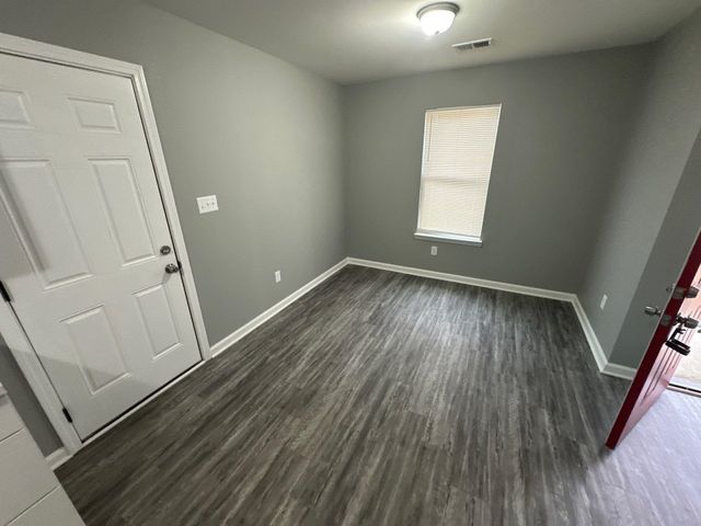 565 HEMSLEY AVE, Memphis, TN 38109