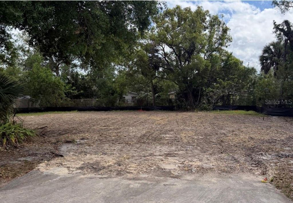 1704 W SAINT CONRAD STREET, Tampa, FL 33607