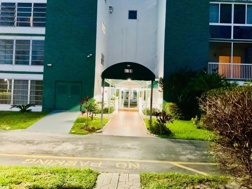 4751 NW 21ST Street 116, Lauderhill, FL 33313