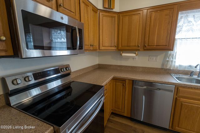 2700 Stephan Rd, Louisville, KY 40214
