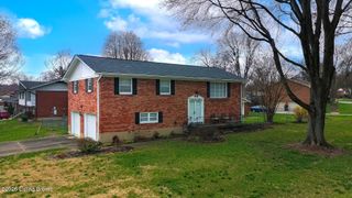 2700 Stephan Rd, Louisville, KY 40214