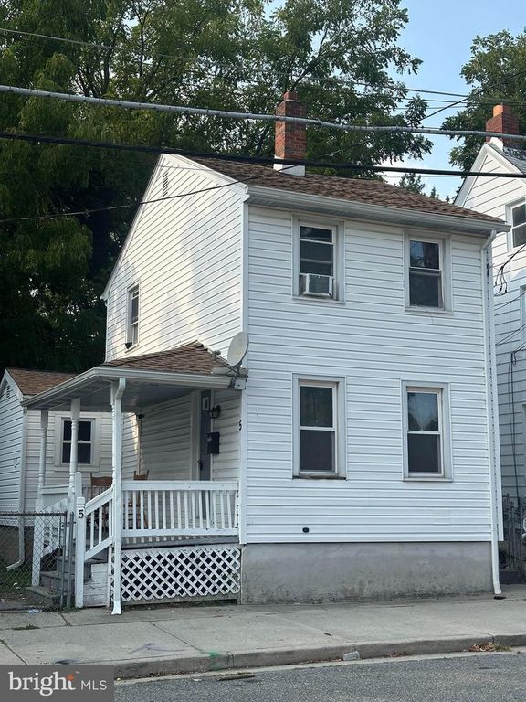5 OLIVE ST, Salem, NJ 08079