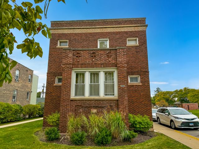 1900 Harvey Avenue, Berwyn, IL 60402