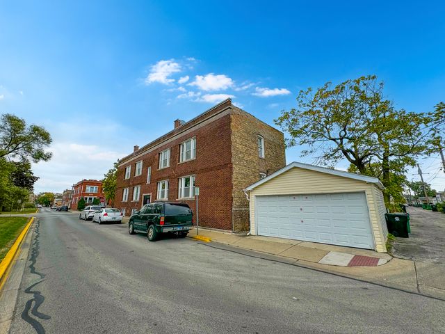 1900 Harvey Avenue, Berwyn, IL 60402