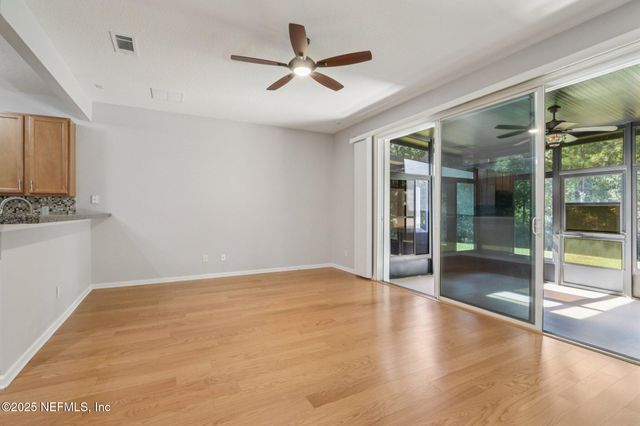 5673 PARKSTONE CROSSING Drive, Jacksonville, FL 32258