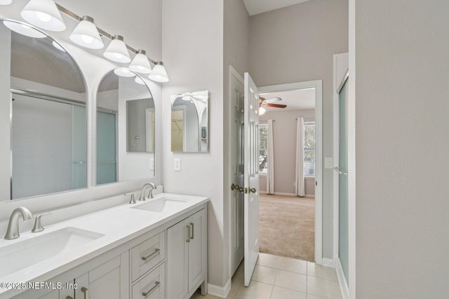 5673 PARKSTONE CROSSING Drive, Jacksonville, FL 32258