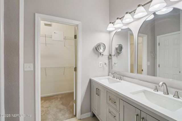 5673 PARKSTONE CROSSING Drive, Jacksonville, FL 32258