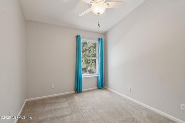 5673 PARKSTONE CROSSING Drive, Jacksonville, FL 32258