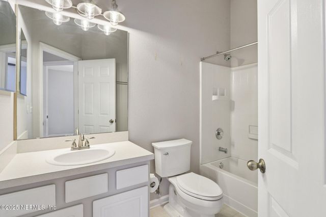 5673 PARKSTONE CROSSING Drive, Jacksonville, FL 32258