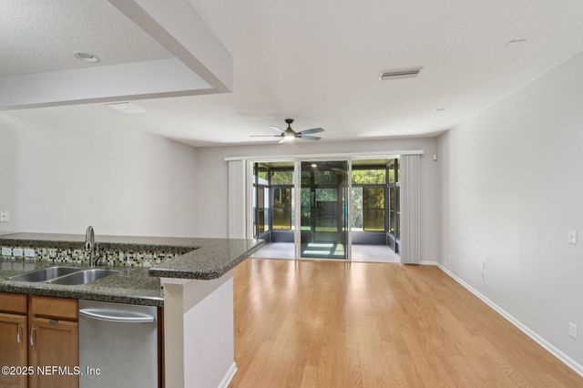 5673 PARKSTONE CROSSING Drive, Jacksonville, FL 32258