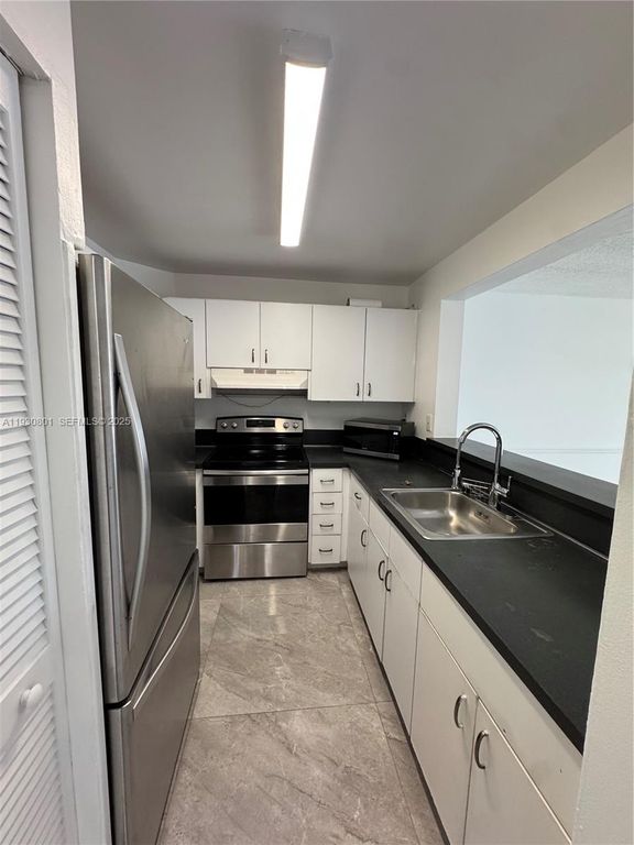 8420 SW 154th Cir Ct 536, Miami, FL 33193