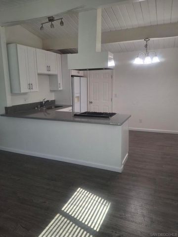 753 E. Indian Rock, Vista, CA 92084