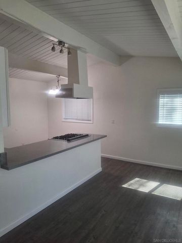 753 E. Indian Rock, Vista, CA 92084