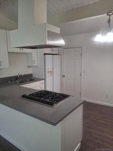 753 E. Indian Rock, Vista, CA 92084