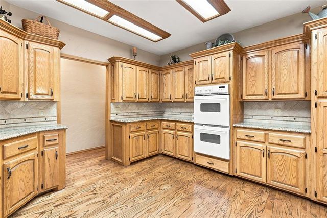 801 Cameron Drive, Yukon, OK 73099