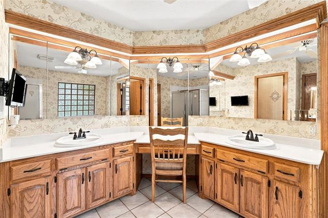 801 Cameron Drive, Yukon, OK 73099