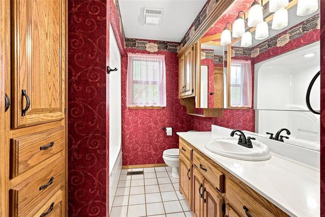 801 Cameron Drive, Yukon, OK 73099
