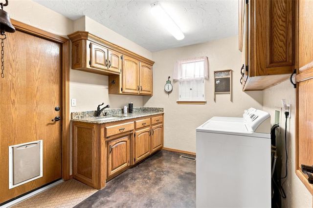801 Cameron Drive, Yukon, OK 73099