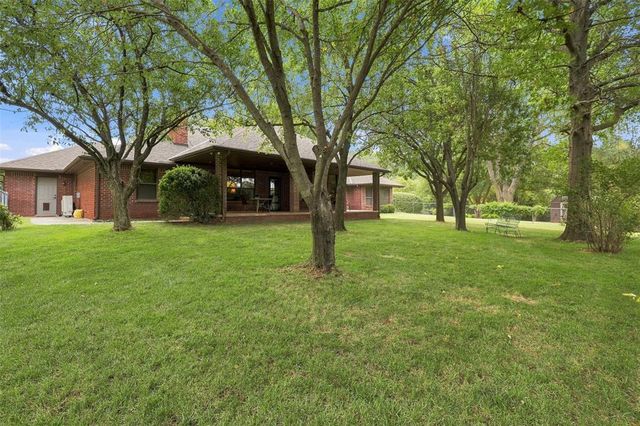 801 Cameron Drive, Yukon, OK 73099