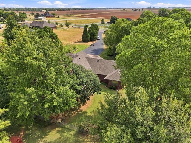 801 Cameron Drive, Yukon, OK 73099
