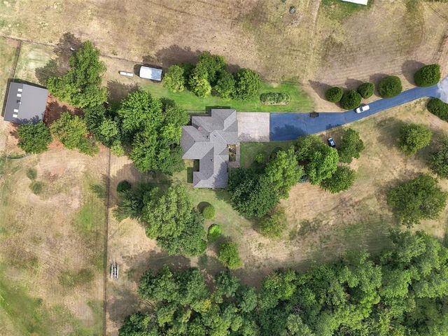 801 Cameron Drive, Yukon, OK 73099