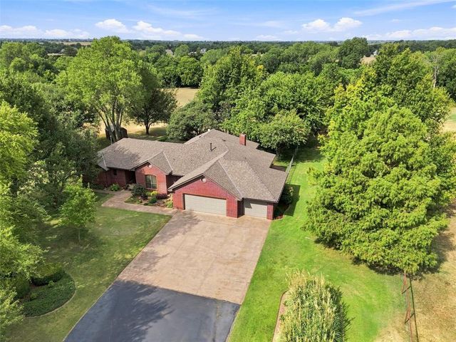 801 Cameron Drive, Yukon, OK 73099