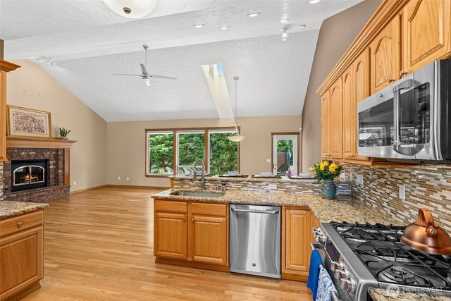 2111 Huntington Loop SE, Olympia, WA 98513