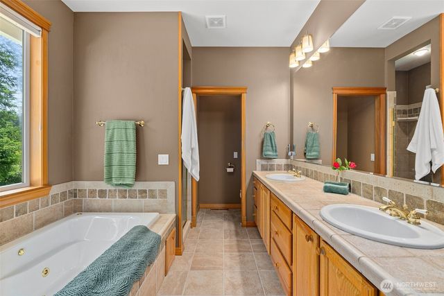2111 Huntington Loop SE, Olympia, WA 98513