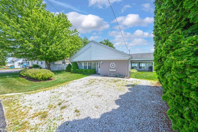 8563 South Channel Drive, Harsens Island, MI 48028