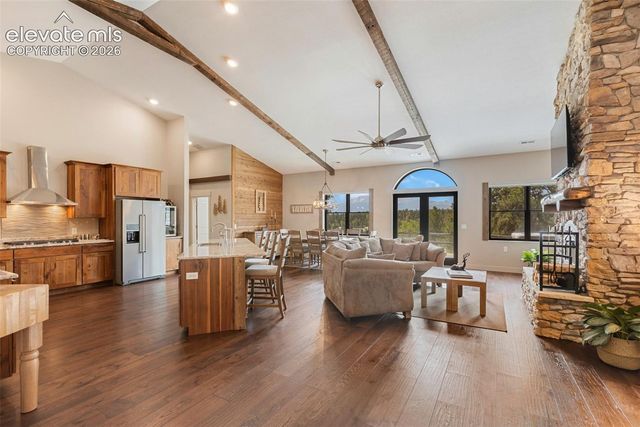 5542 North Road, Divide, CO 80814