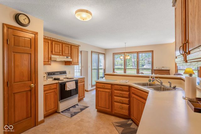 601 Coventry Drive, Seymour, IN 47274