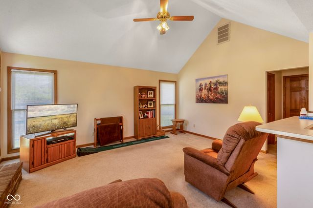 601 Coventry Drive, Seymour, IN 47274