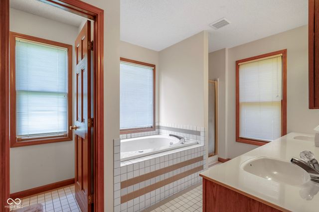 601 Coventry Drive, Seymour, IN 47274
