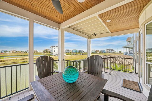 9 Loggerhead, Hitchcock, TX 77563