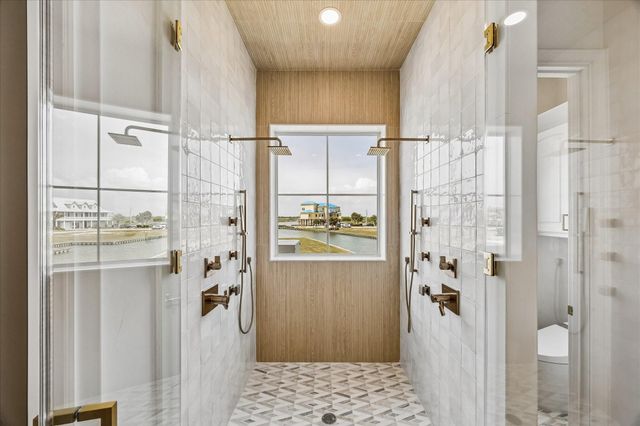 9 Loggerhead, Hitchcock, TX 77563